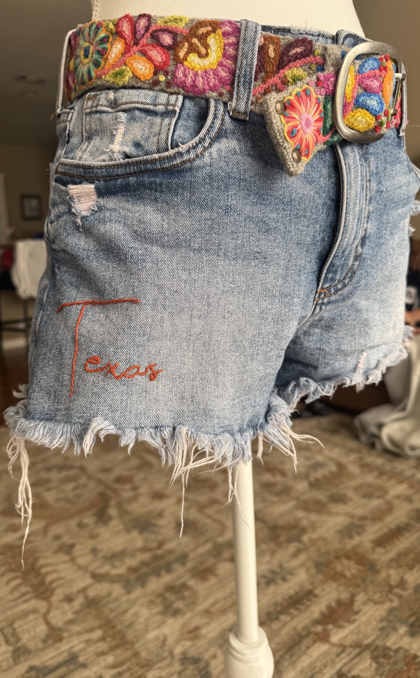 Hand Embroidered Vintage Kut from the Kloth cutoffs- Size 4